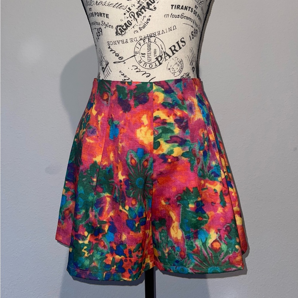 Floral patterned high waisted shorts